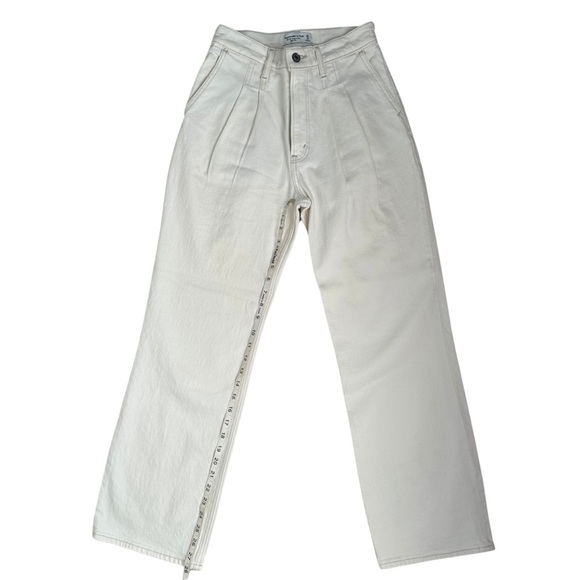 Abercrombie & Fitch The ‘90s Relaxed Jean High Rise - White Jean - Picture 2 of 4